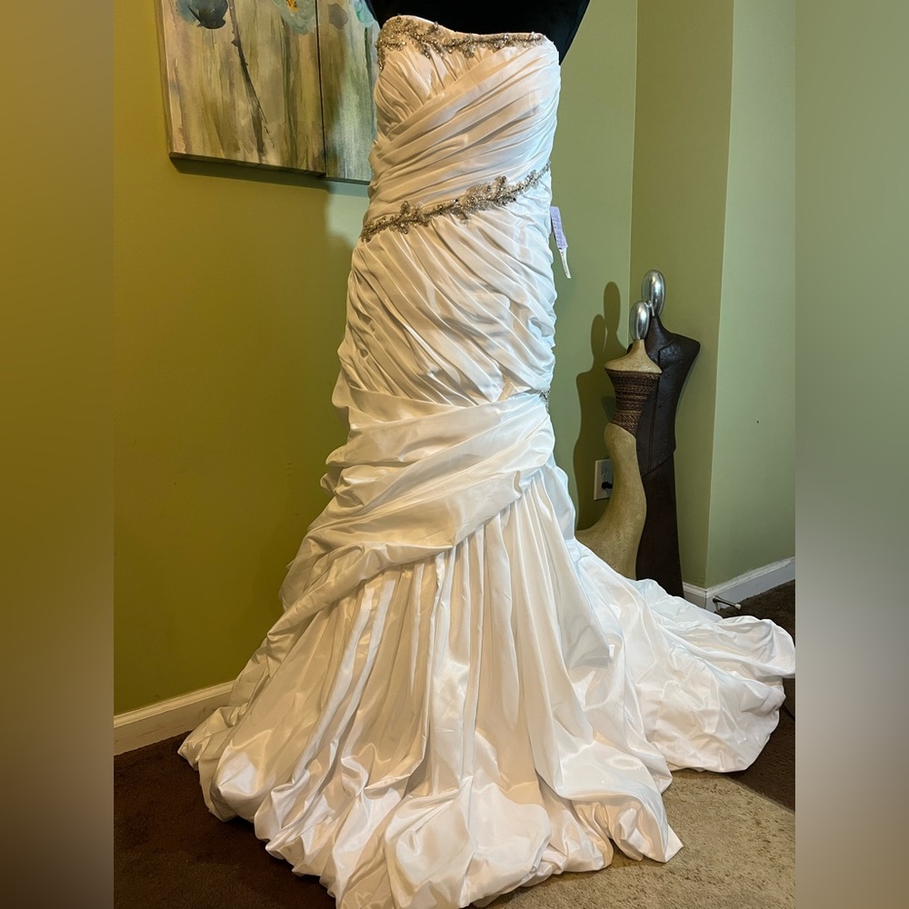 Roman Column Goddess Wedding Gown By DaVinci